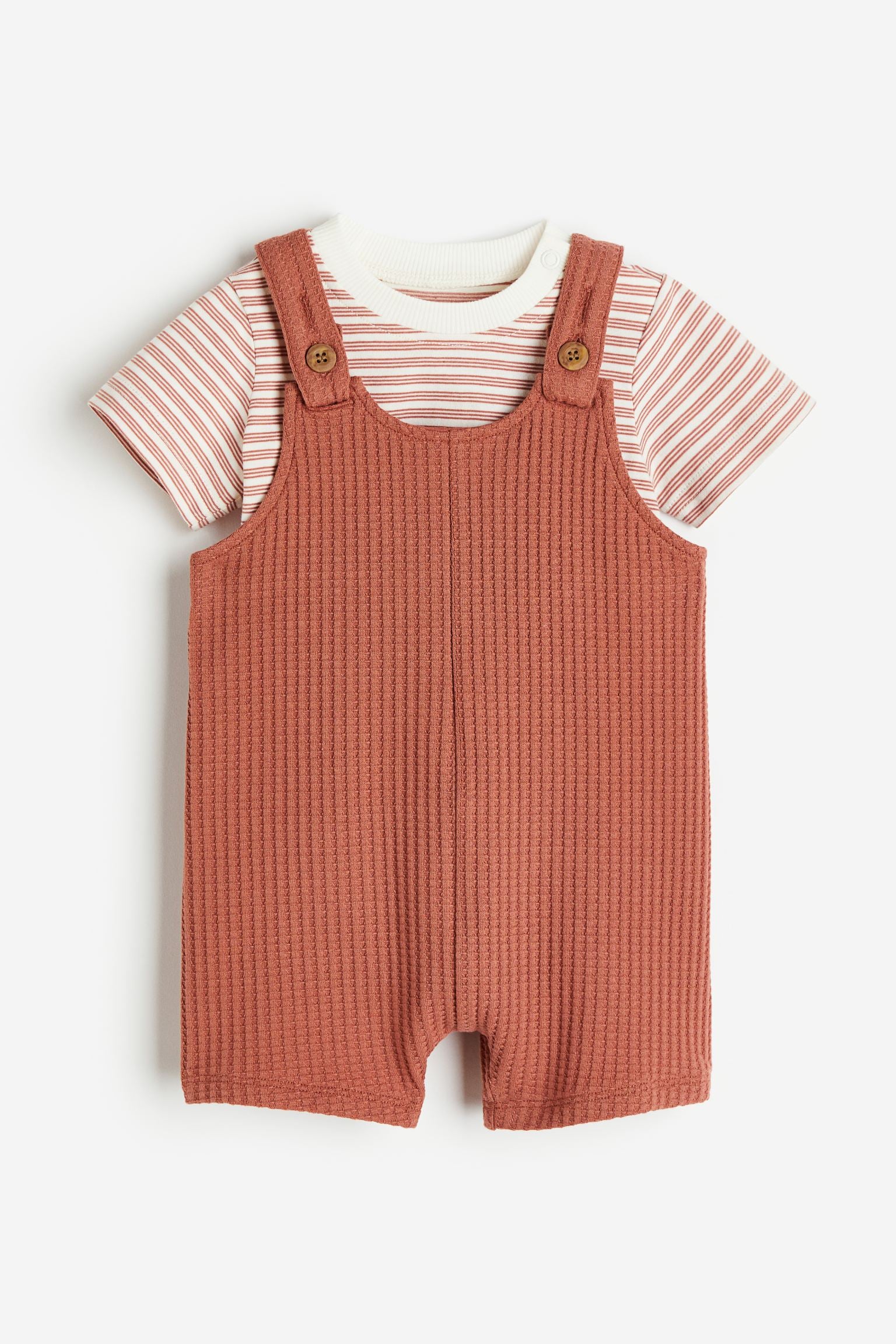 H&M - 2-piece T-shirt and dungaree set - Rust red/Striped - HM714